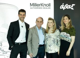 Άβαξ & MillerKnoll | Νέα συνεργασία Η οικογένεια Κομη της Άβαξ. Από αριστερά Δημήτρης Κόμης Μιχάλης Κομης, Ντίνα Κομη, Λίζα Κόμη